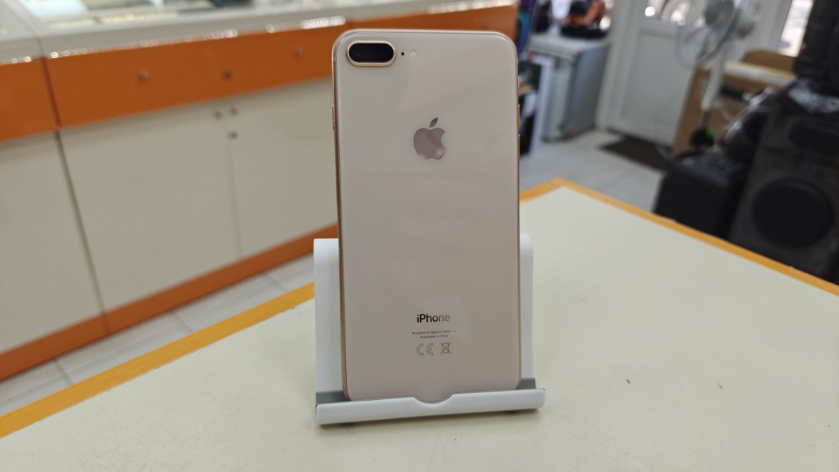 Смартфон Apple iPhone 8 Plus 64Gb