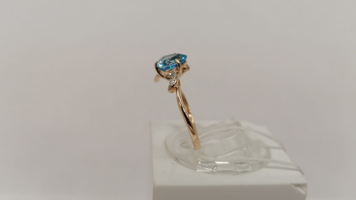 КОЛЬЦО С КАМНЯМИ (Au 585)