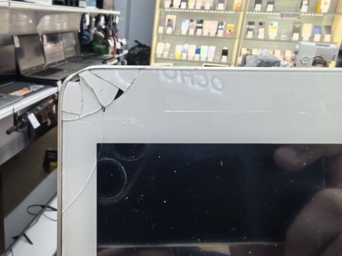 Планшет Apple IPad 5 32 ГБ A1823 (Wi-Fi + Cellular)