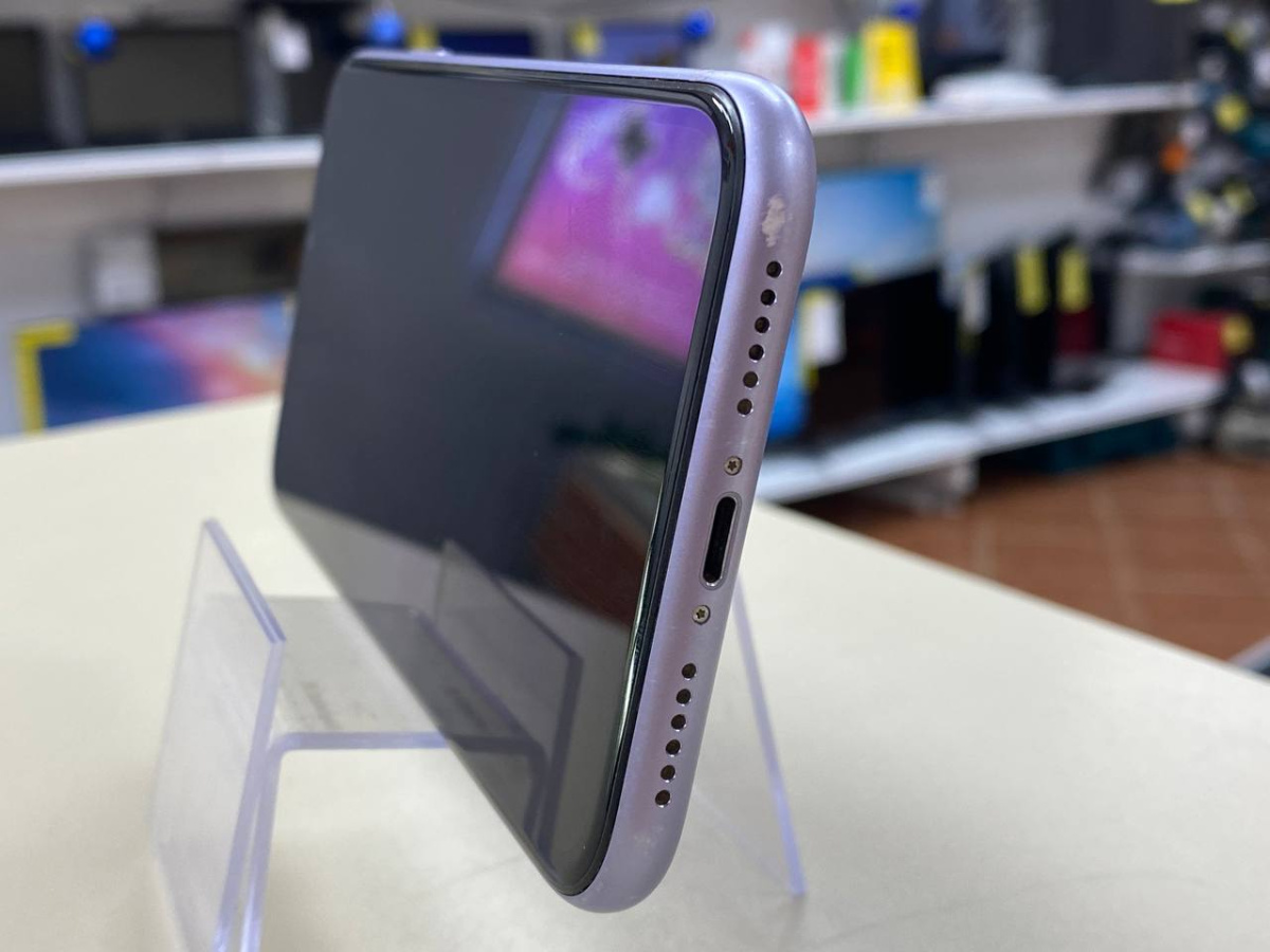 Смартфон Apple iPhone 11 64Gb