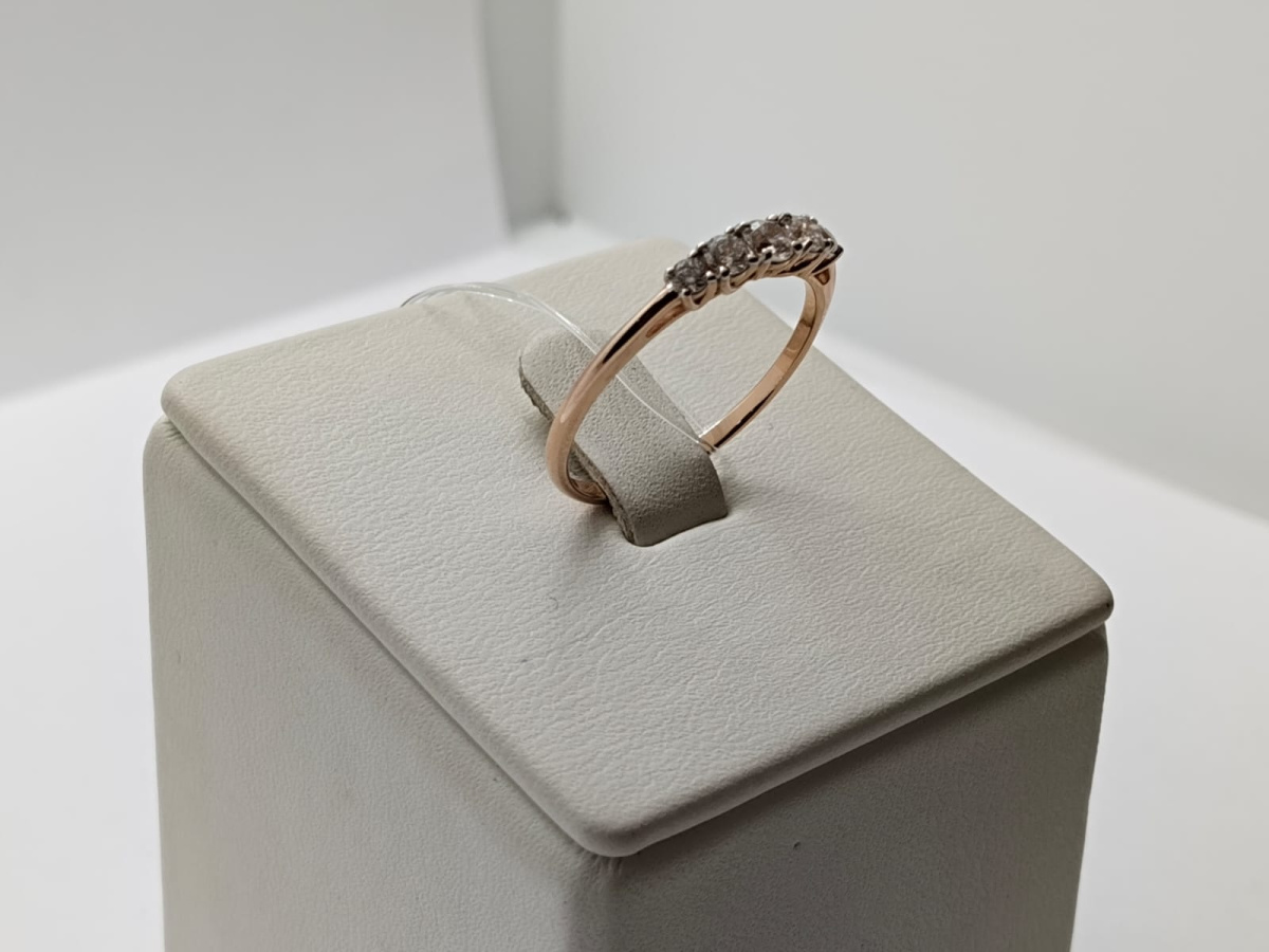 КОЛЬЦО С КАМНЯМИ (Au 585)