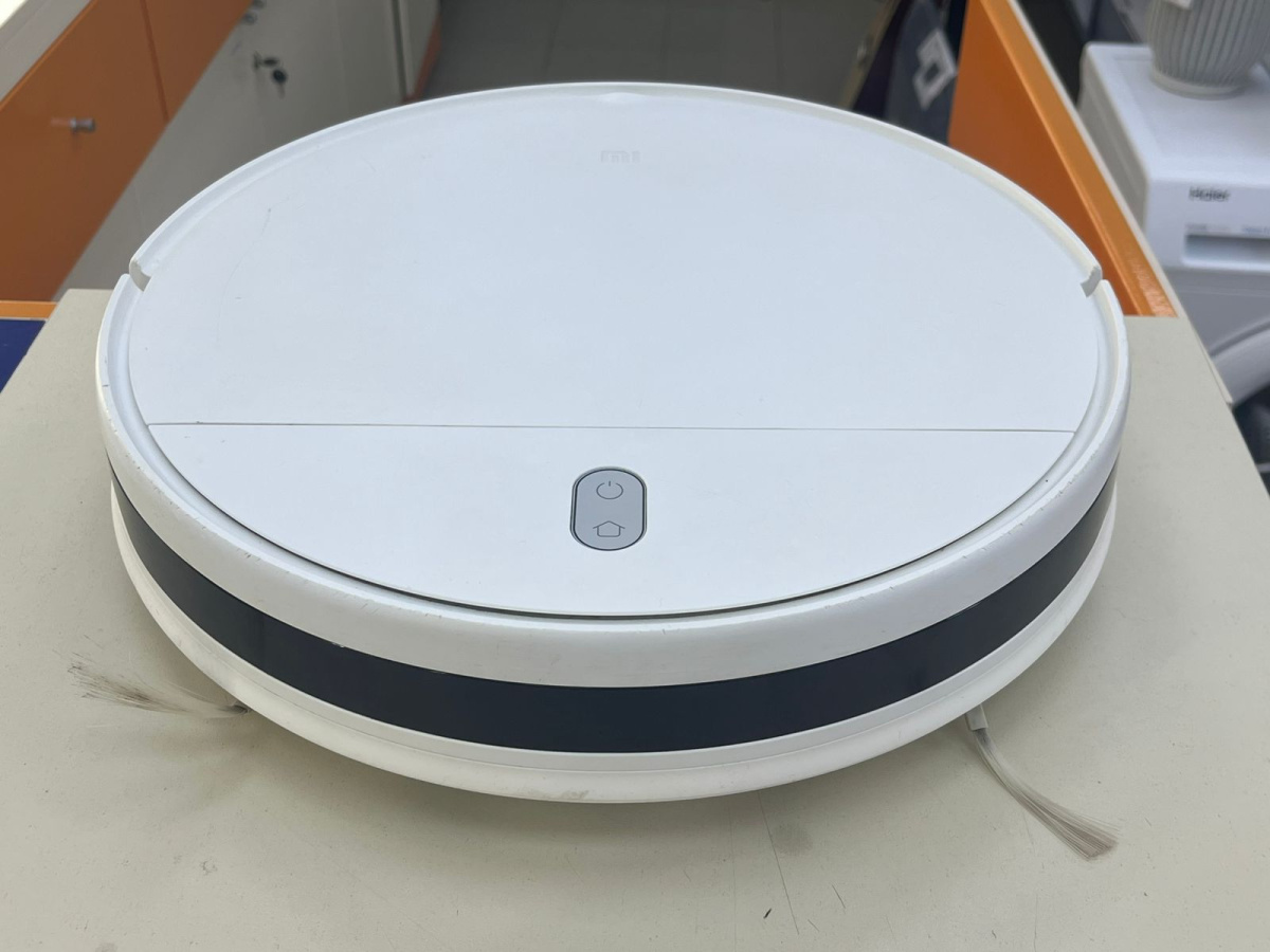 Пылесос Xiaomi Mi Robot Vacuum - Mop Essential белый;
