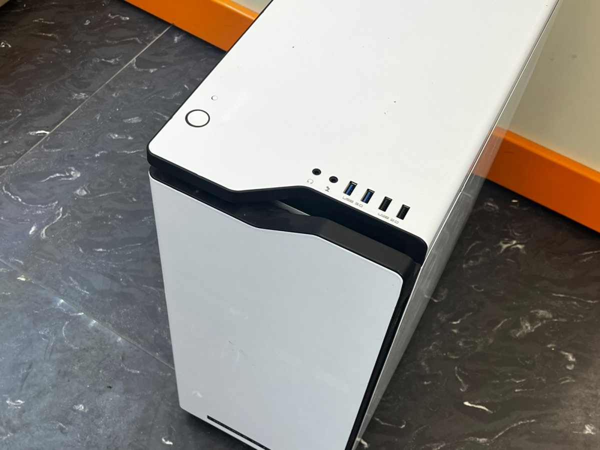 Системный блок NZXT; Core I3-12100F, Radeon RX 5700, 8 Гб, 250 Гб, Нет