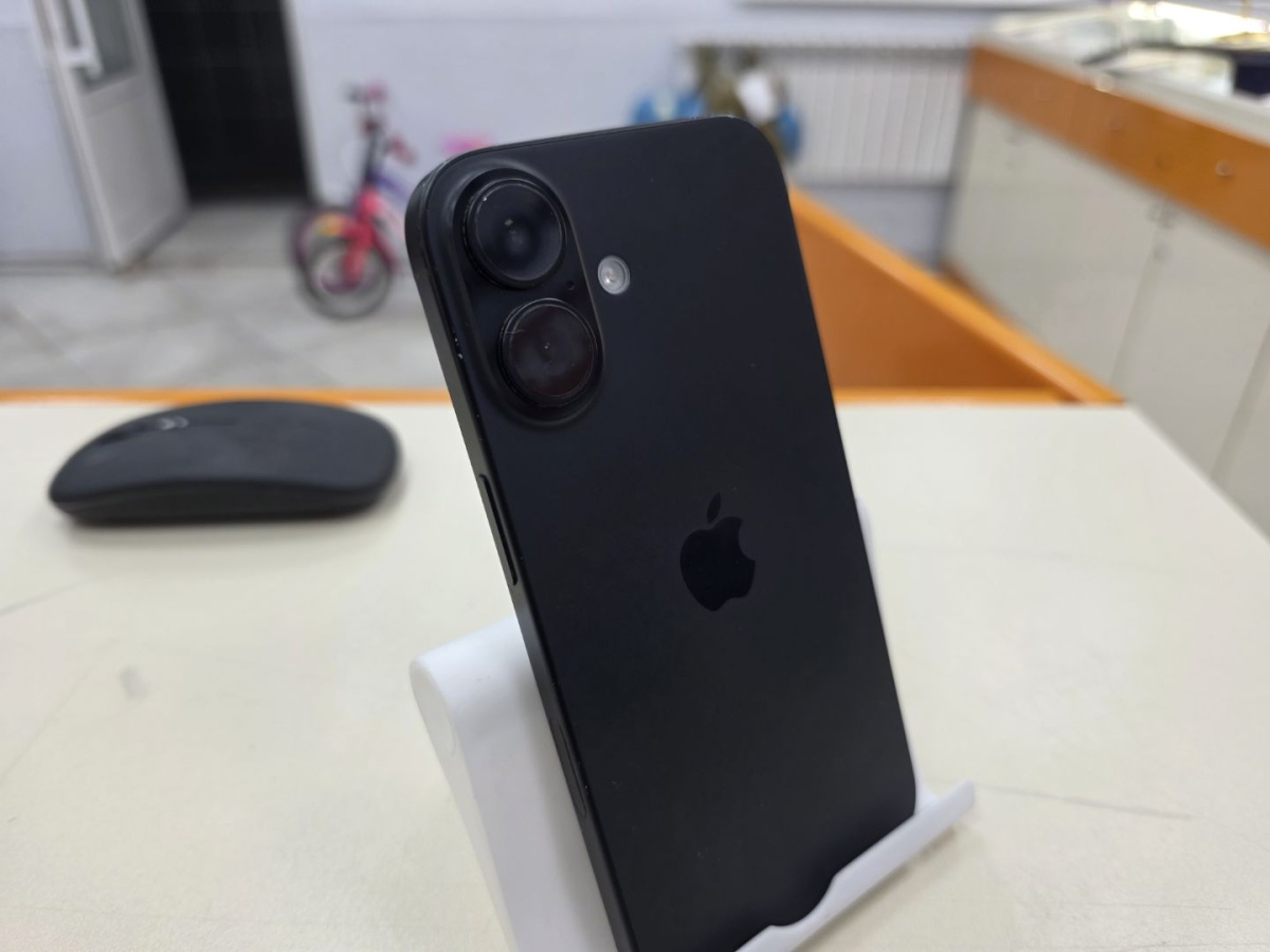 Смартфон Apple Iphone 16 128Gb