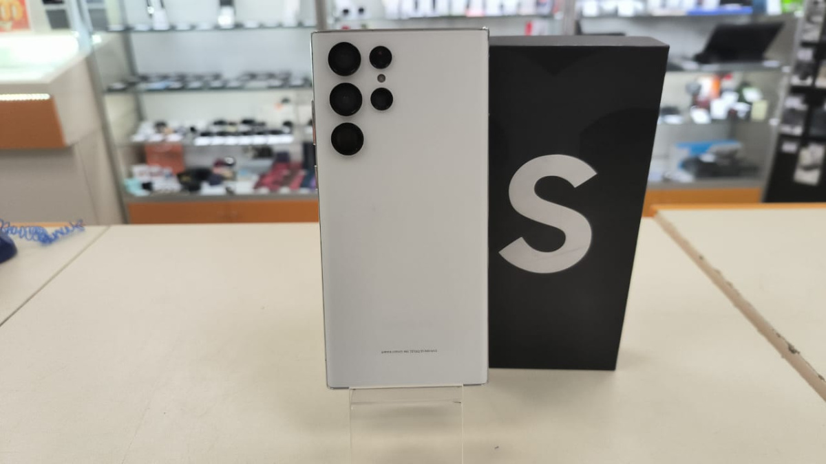 Смартфон Samsung Galaxy S22 Ultra 12/256