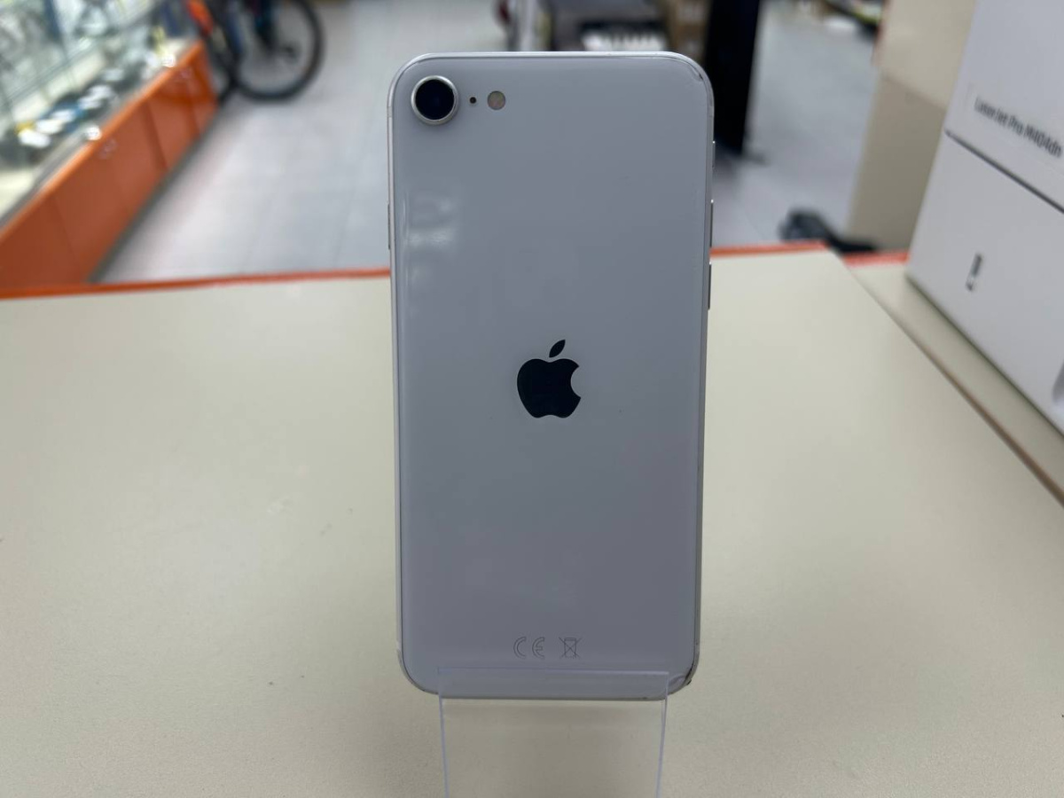 Смартфон Apple iPhone SE 2020 64Gb