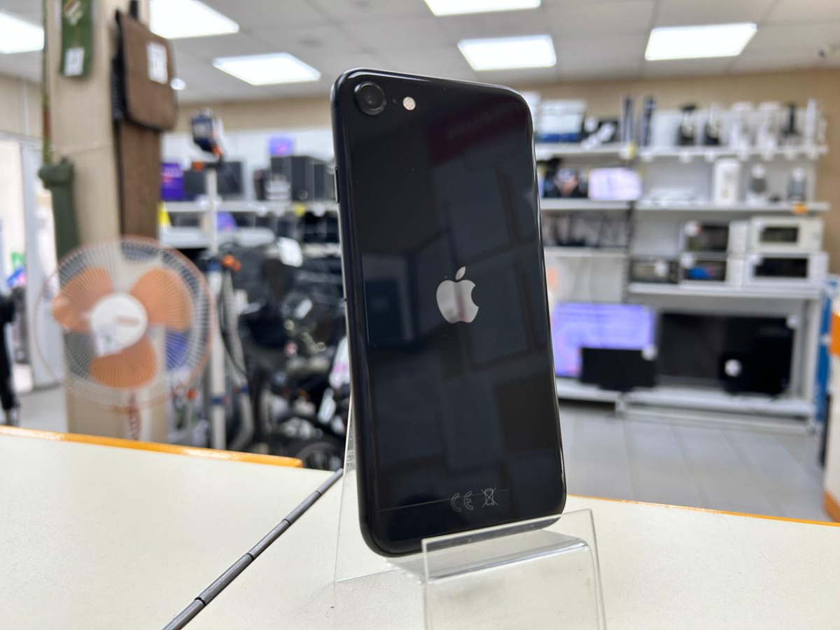 Смартфон Apple iPhone SE 2020 64Gb