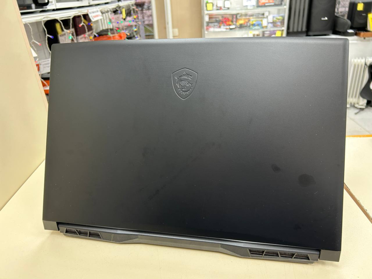 Ноутбук MSI MSI Katana 17 B11UCX-897XRU; Core i5-11260H, GeForce RTX 2050, 8 Гб, 256 Гб, Нет