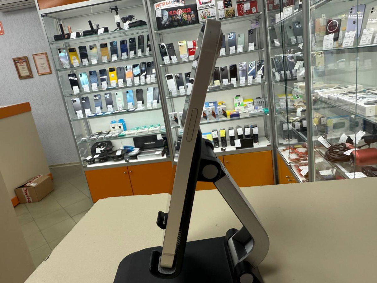 Смартфон Apple iPhone 13 128Gb