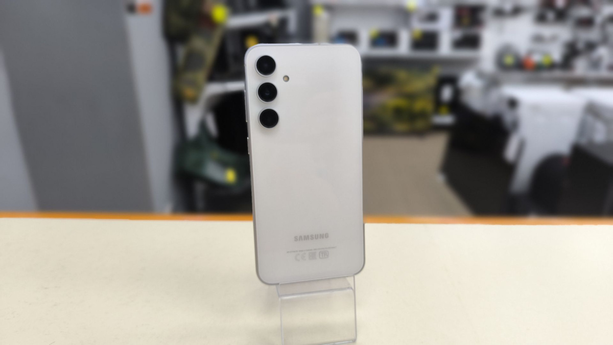 Смартфон Samsung Galaxy S23 FE 8/128