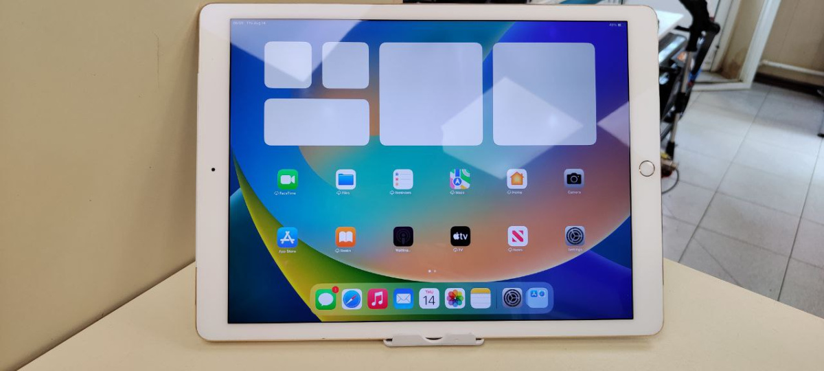 Планшет Apple iPad Pro 12,9 дюйма 256 ГБ  A1652 (Wi-Fi + Cellular)