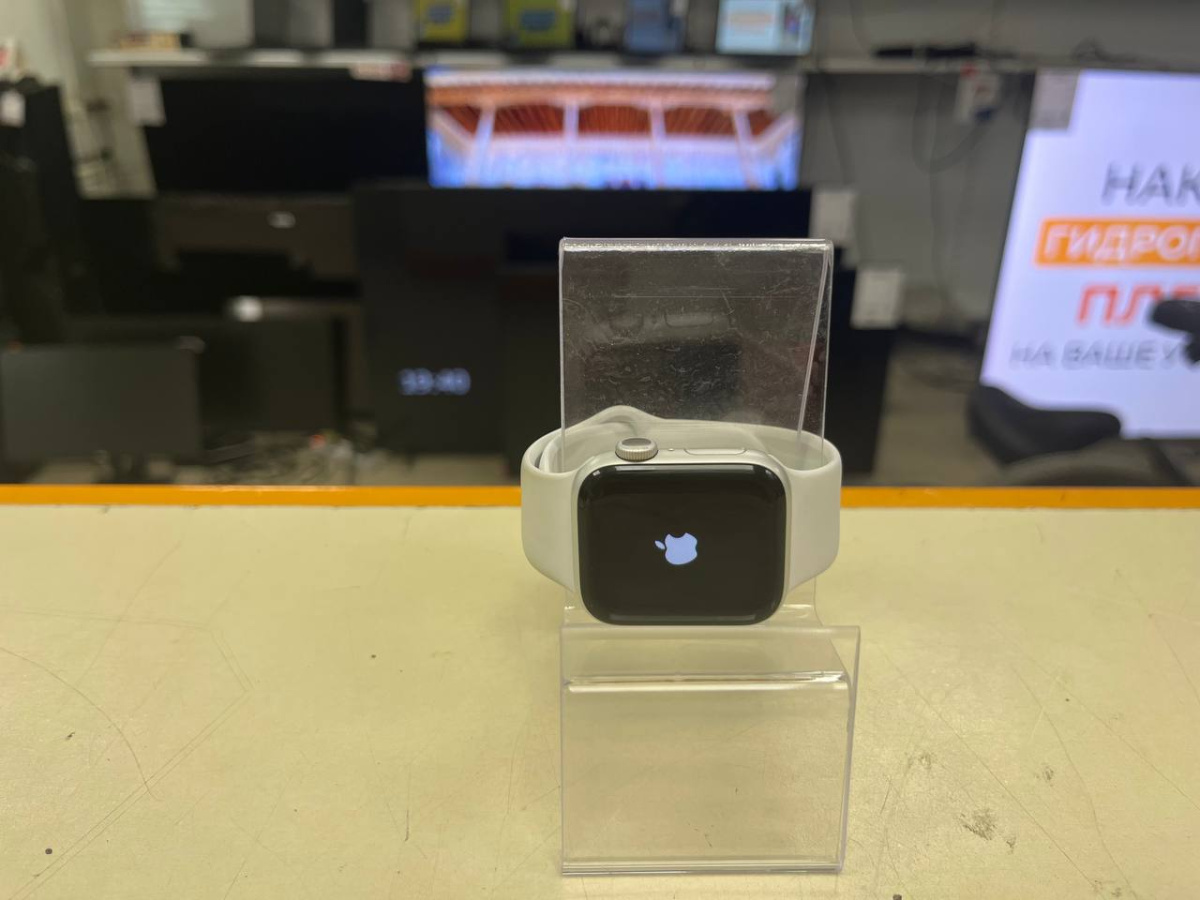 Смарт-часы Apple Watch Series 6 40mm
