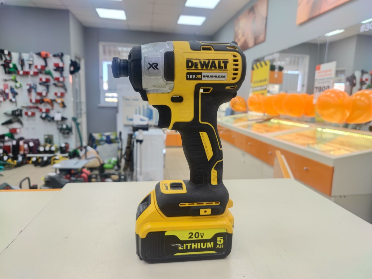 Гайковерт Dewalt DCF887