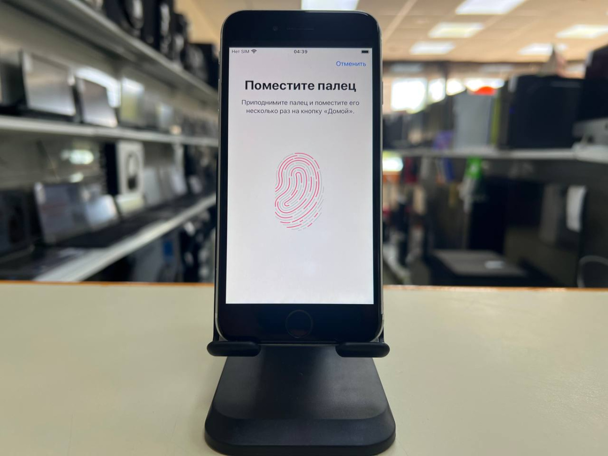 Смартфон Apple iPhone SE 2020 128Gb