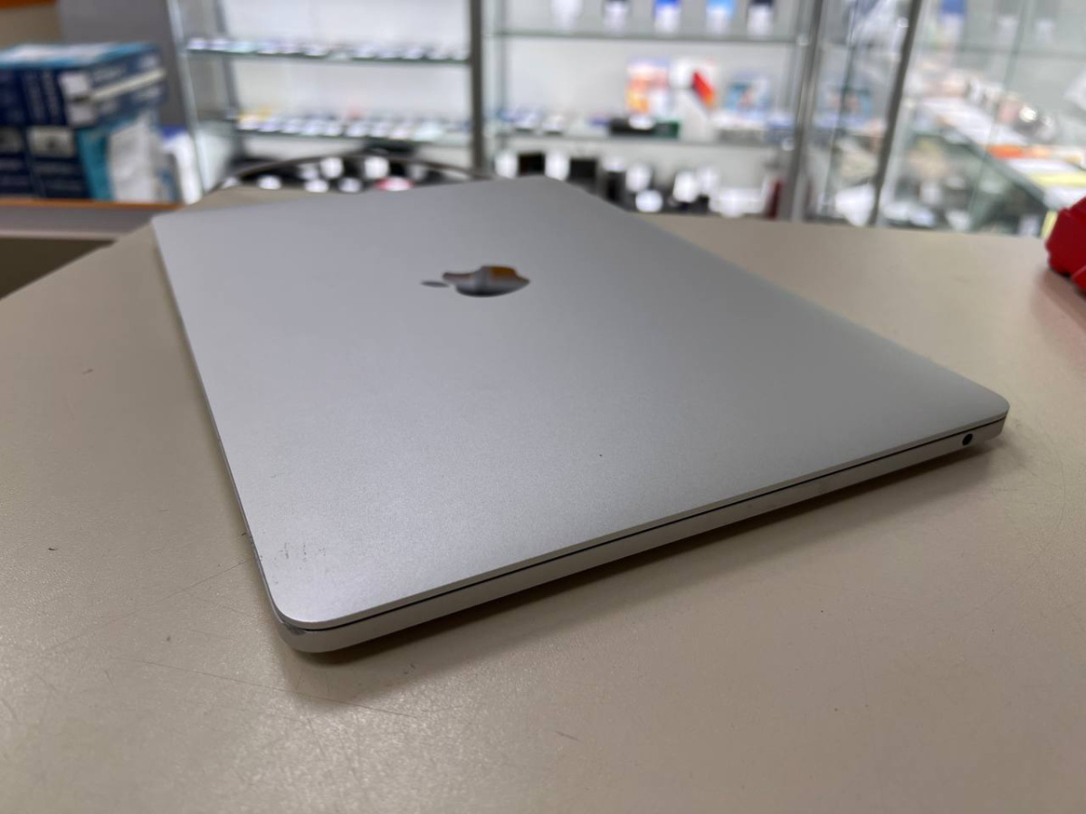 Ноутбук Apple MacBook Pro i5 (13 дюймов два порта Thunderbolt 3 2016) A1708