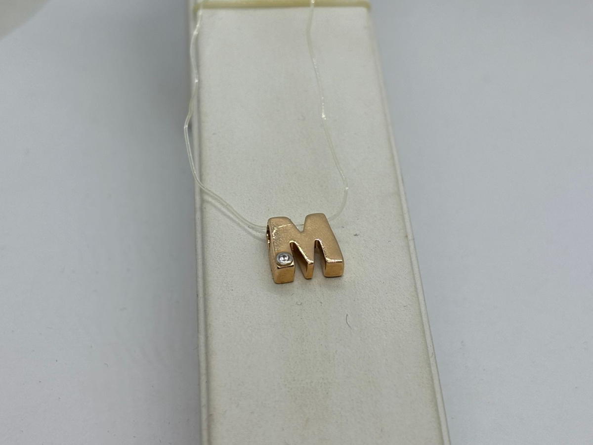 ПОДВЕСКА БУКВА М с камнем (Au 585)