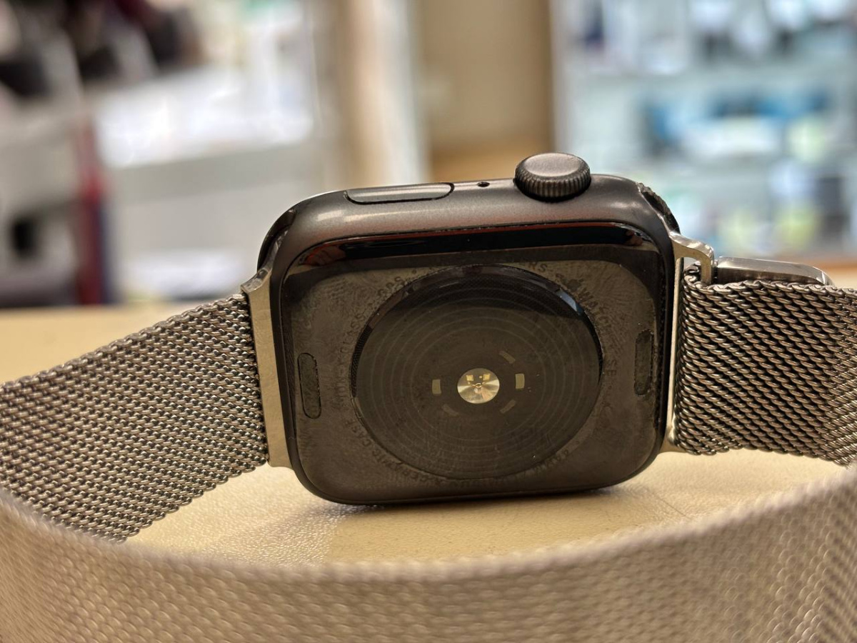 Смарт-часы Apple Watch SE 44mm