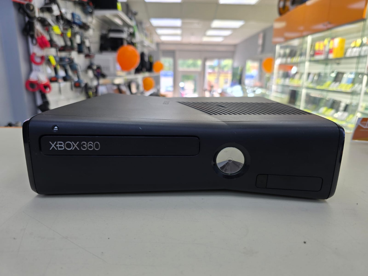 Игровая приставка Xbox 360 S