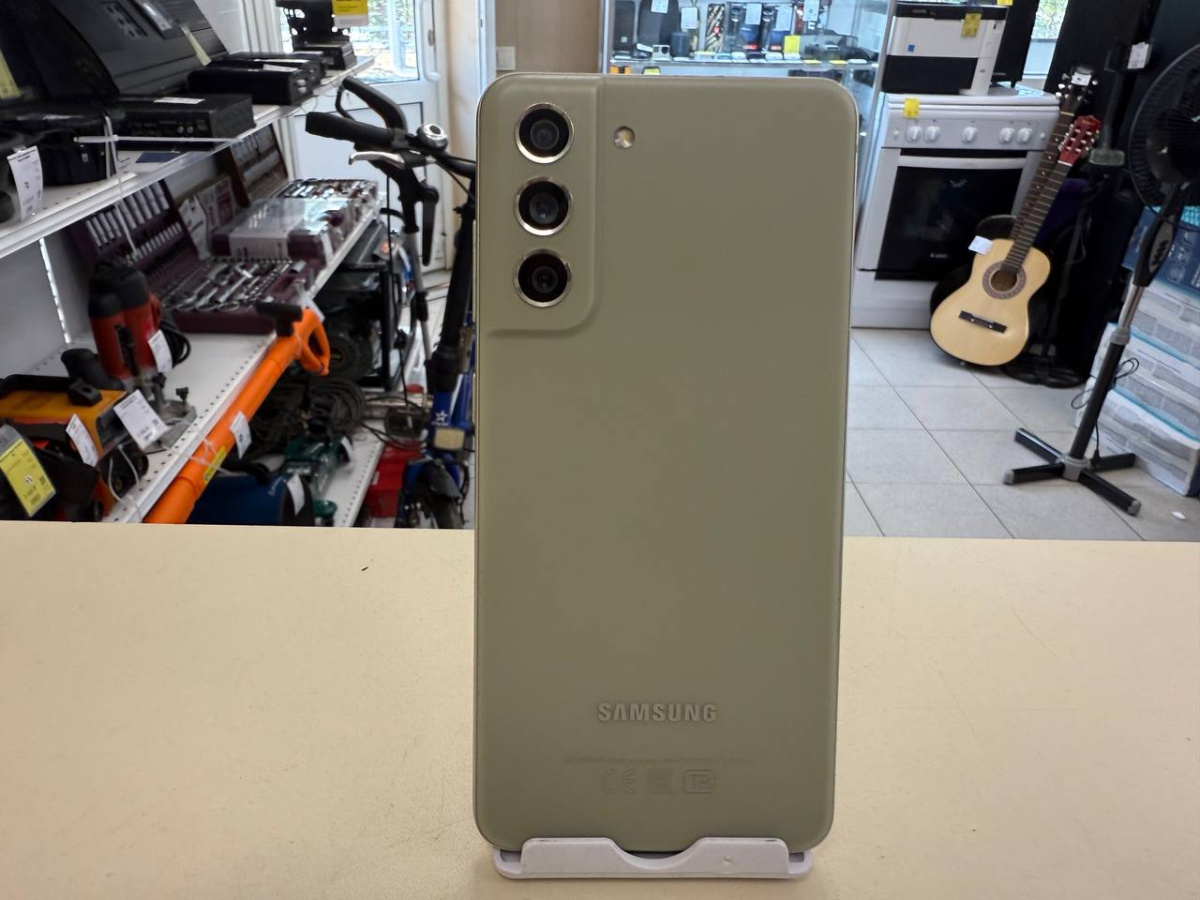 Смартфон Samsung Galaxy S21 FE 6/128
