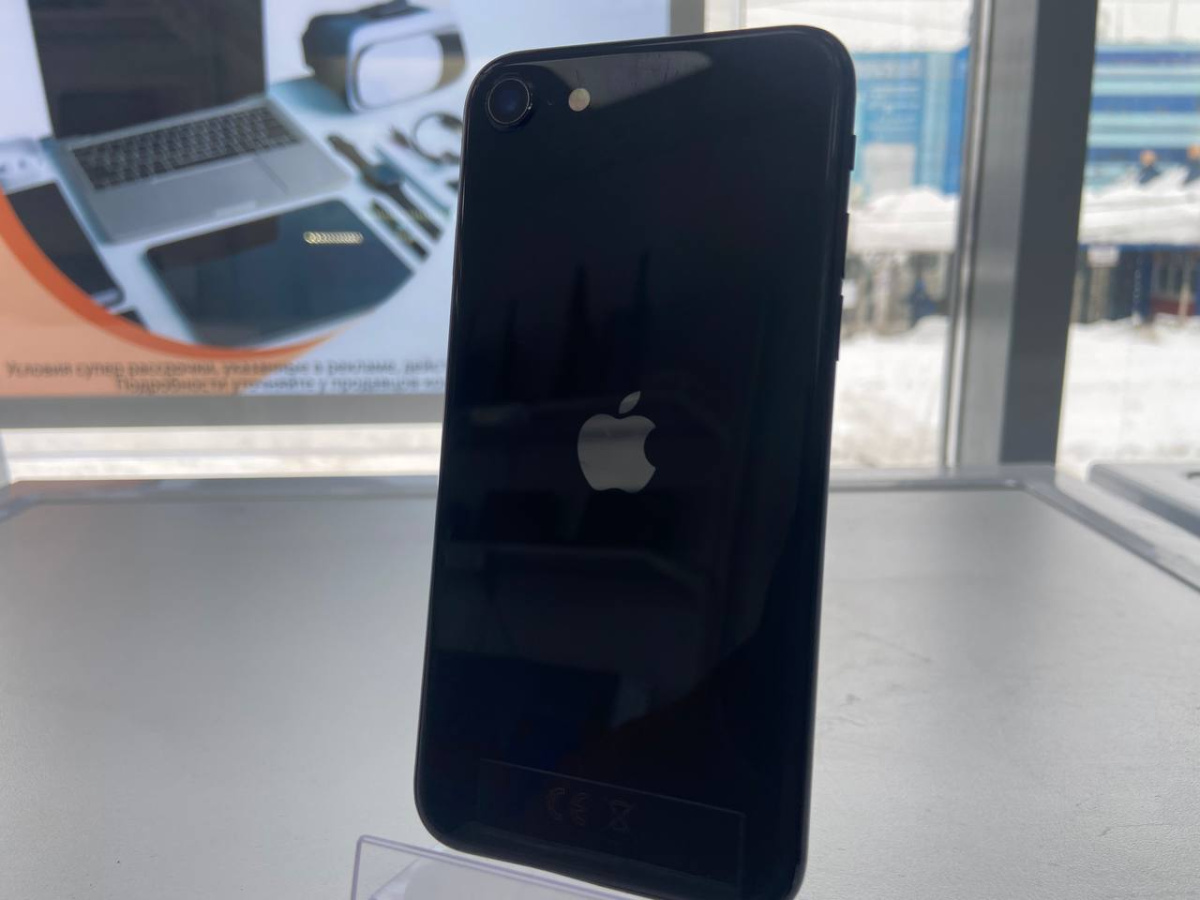 Смартфон Apple iPhone SE 2020 64Gb