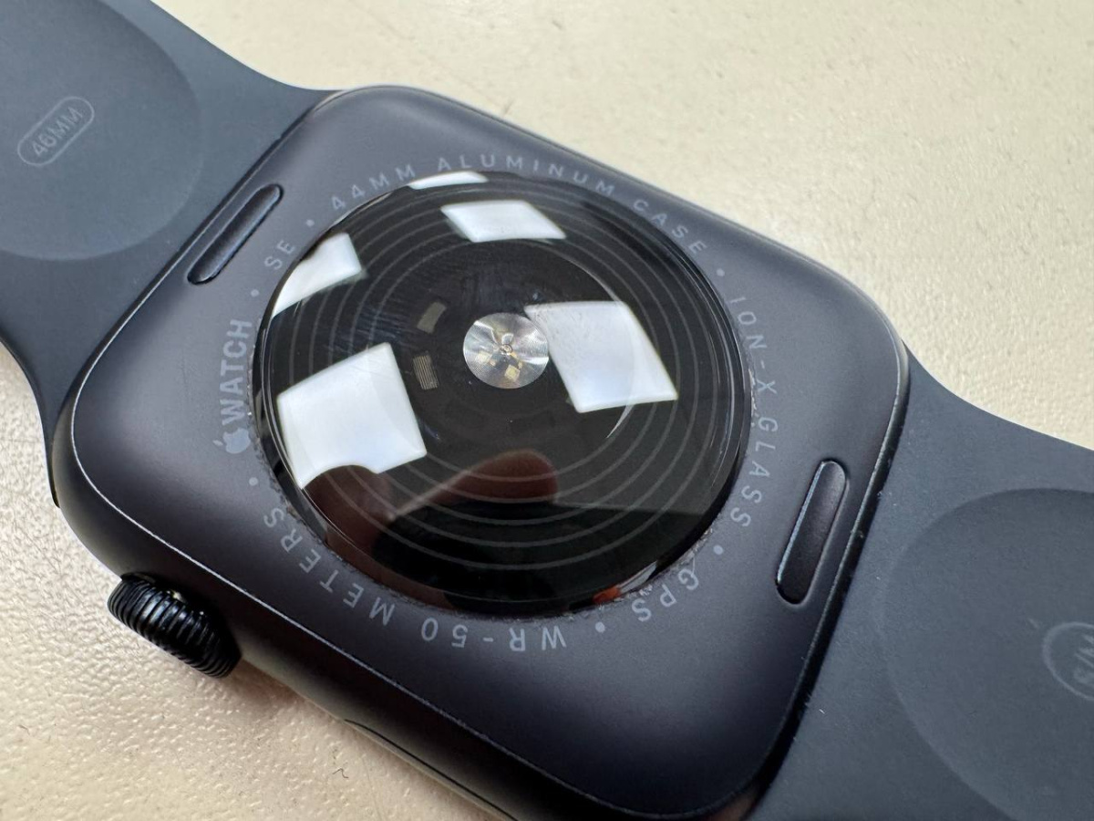 Смарт-часы Apple Watch SE 2022 44mm