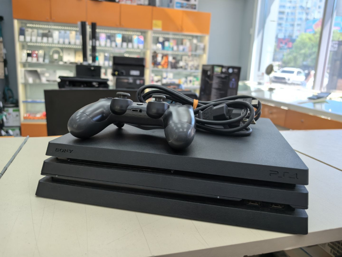 Игровая приставка PlayStation 4 Pro 1Tb
