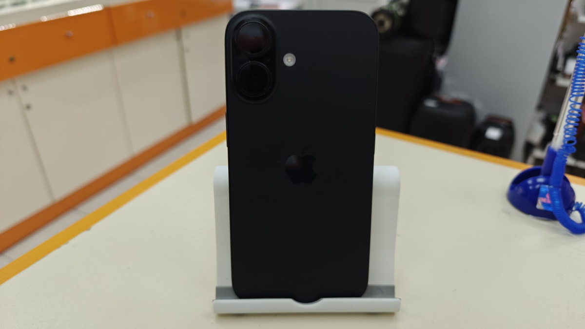 Смартфон Apple Iphone 16 128Gb