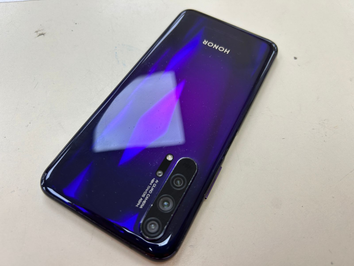 Смартфон Honor 20 Pro 8/256
