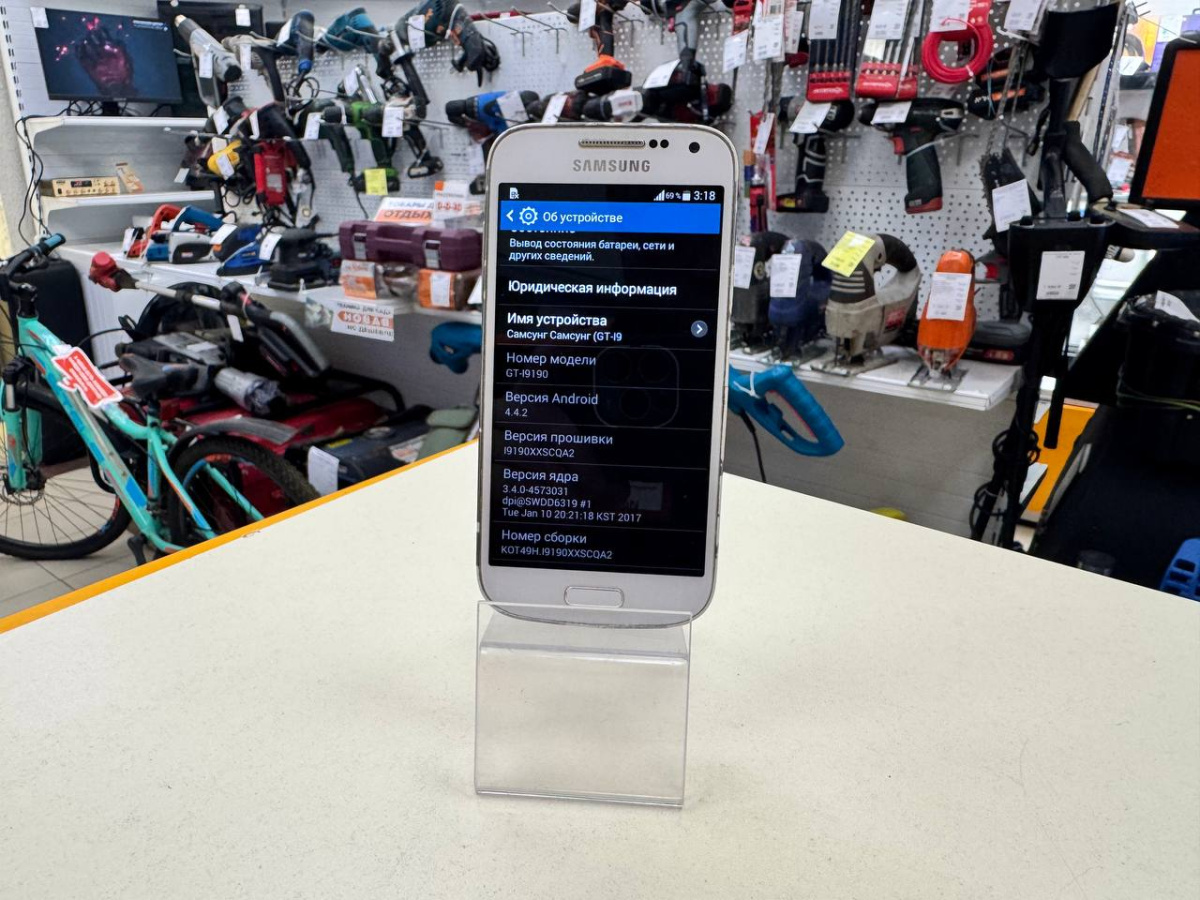 Смартфон Samsung GT-I9190