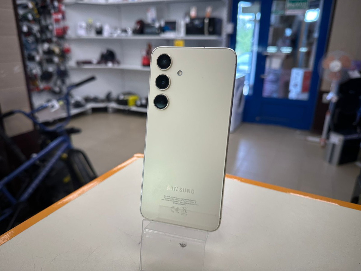 Смартфон Samsung Galaxy S24 8/128