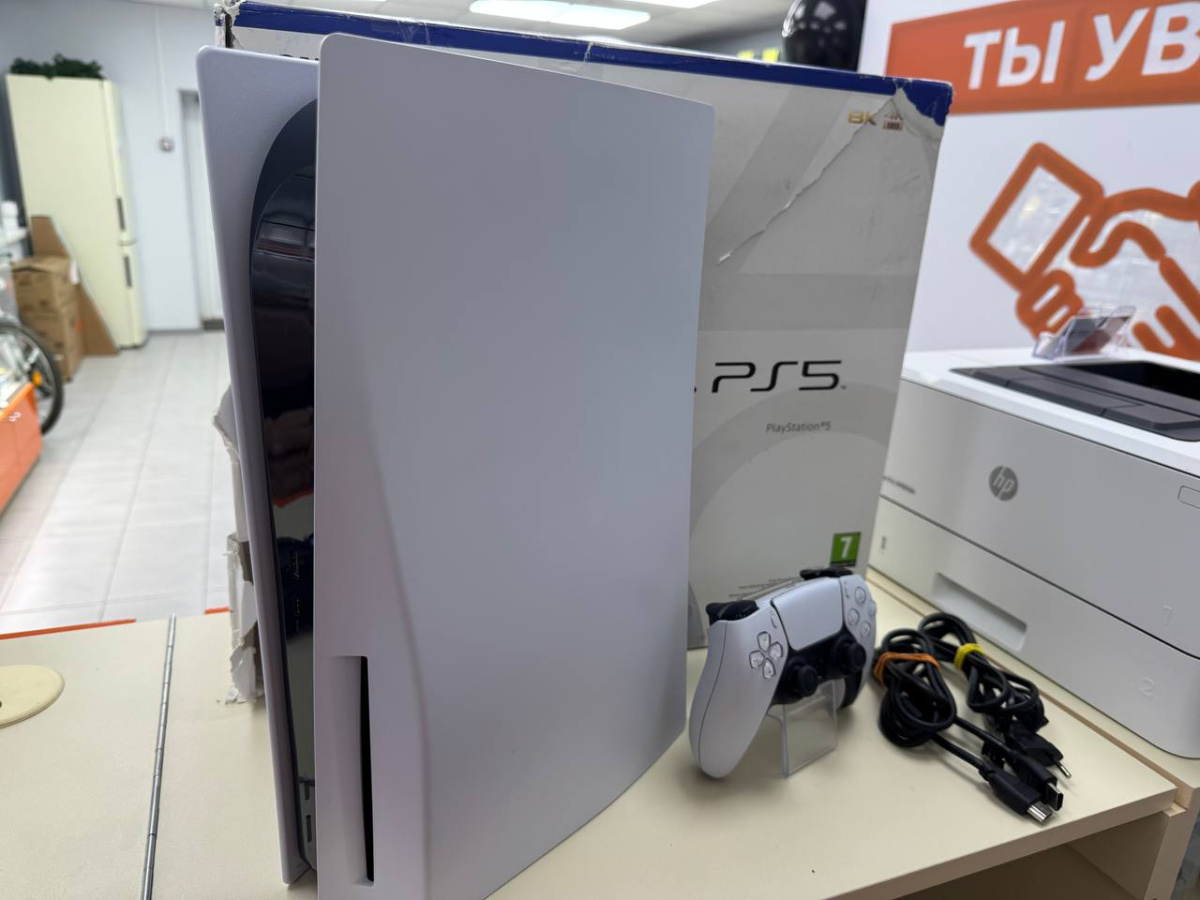 Игровая приставка PlayStation 5 825Gb (С дисководом)