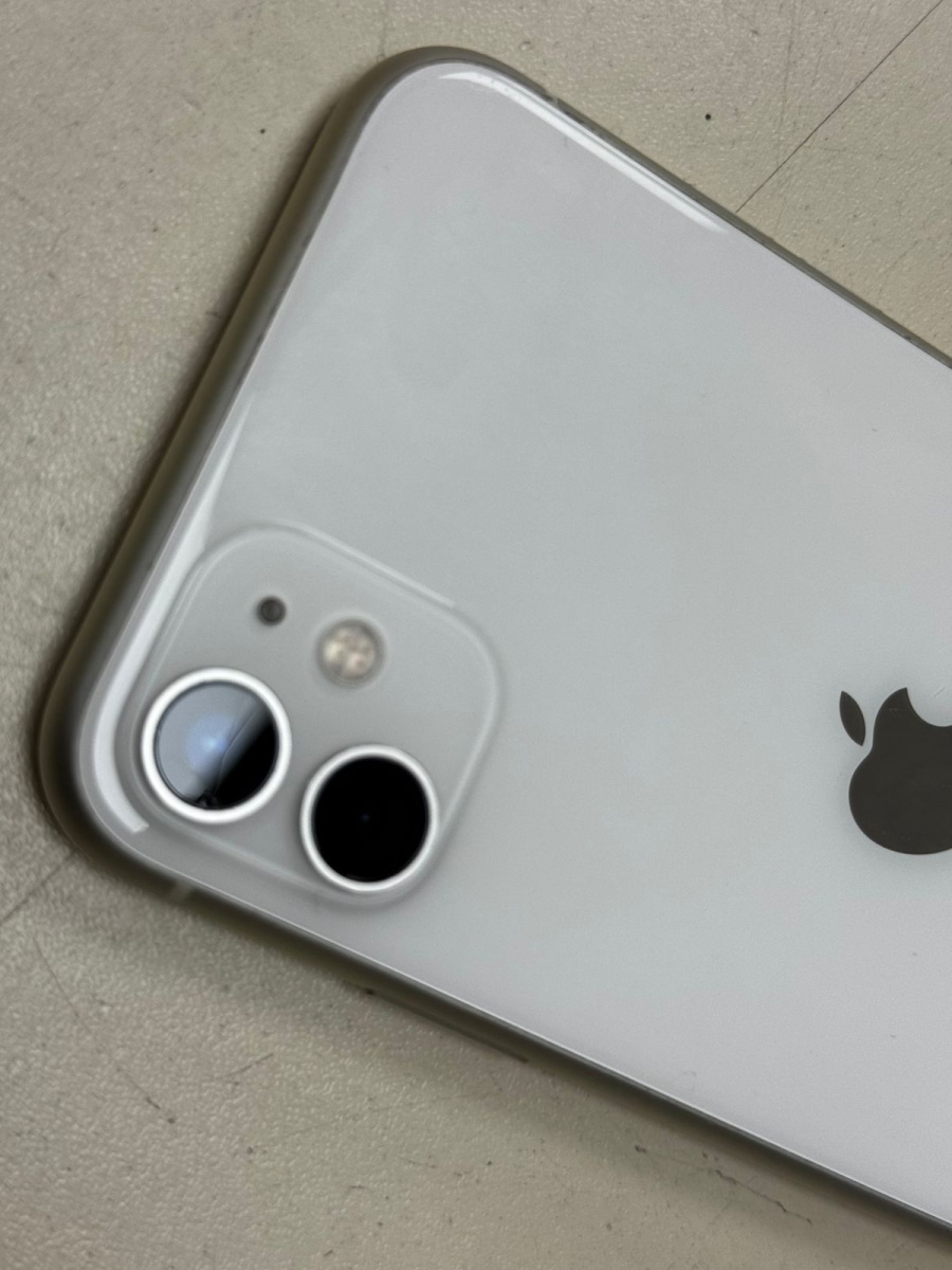 Смартфон Apple iPhone 11 64Gb