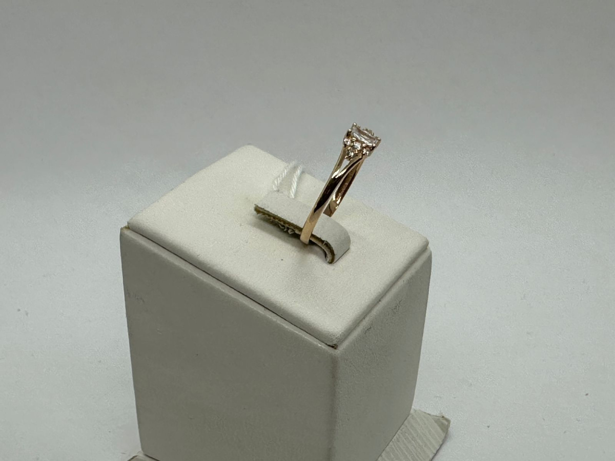 КОЛКМИ585 КОЛЬЦО С КАМНЯМИ (Au 585)