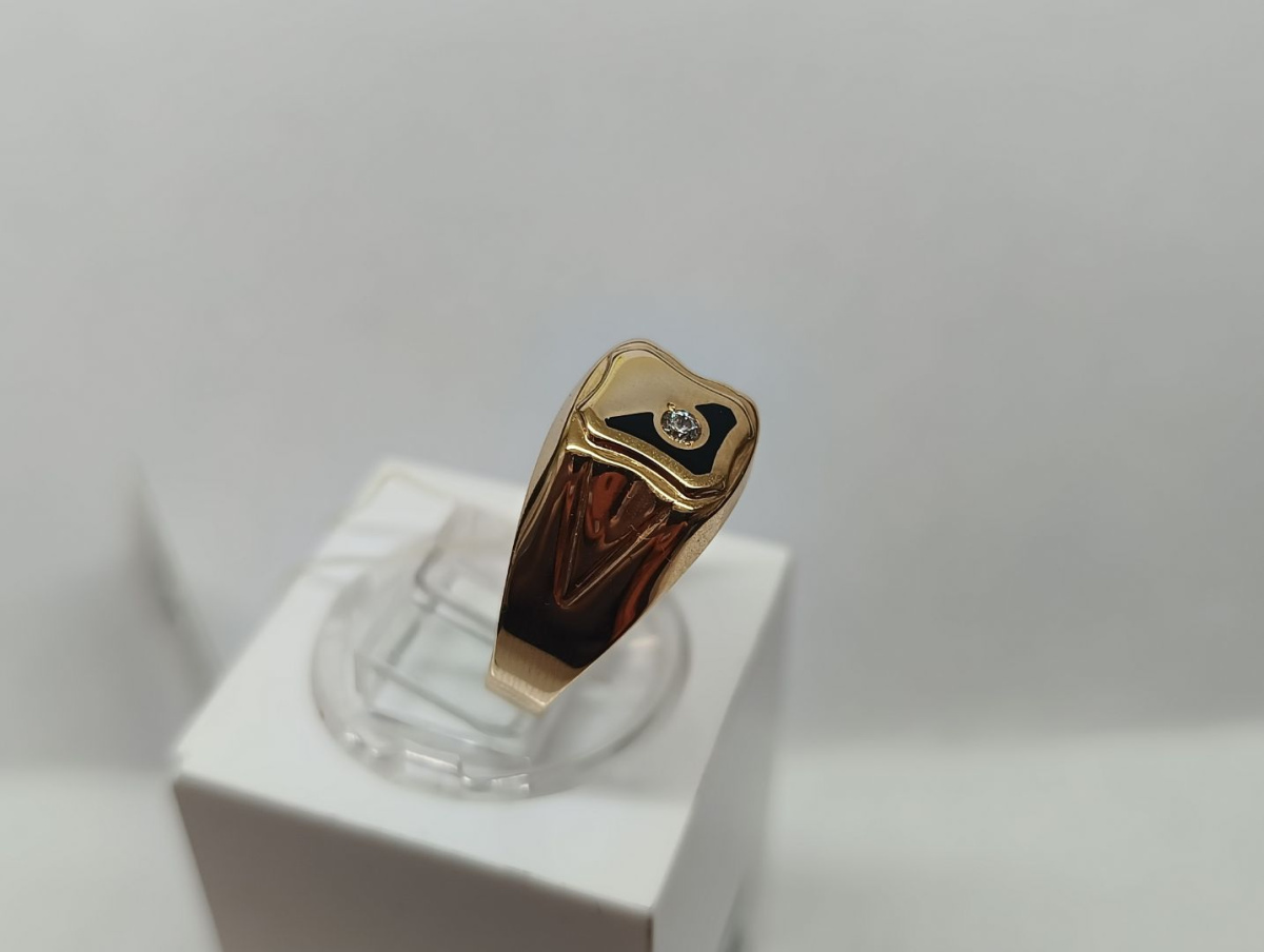 КОЛЬЦО ПЕЧАТКА Эмаль с камнем (Au 585)