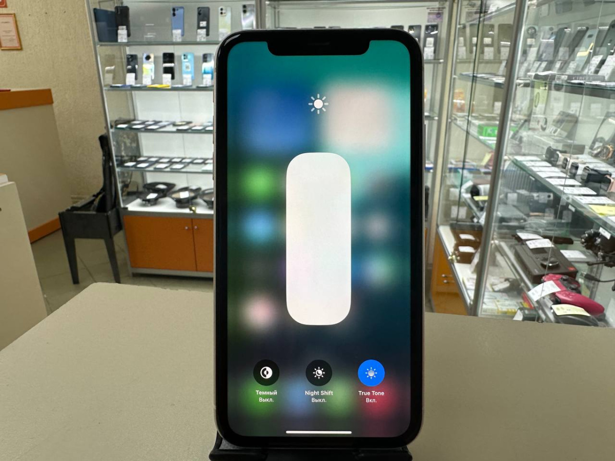 Смартфон Apple iPhone 11 64Gb