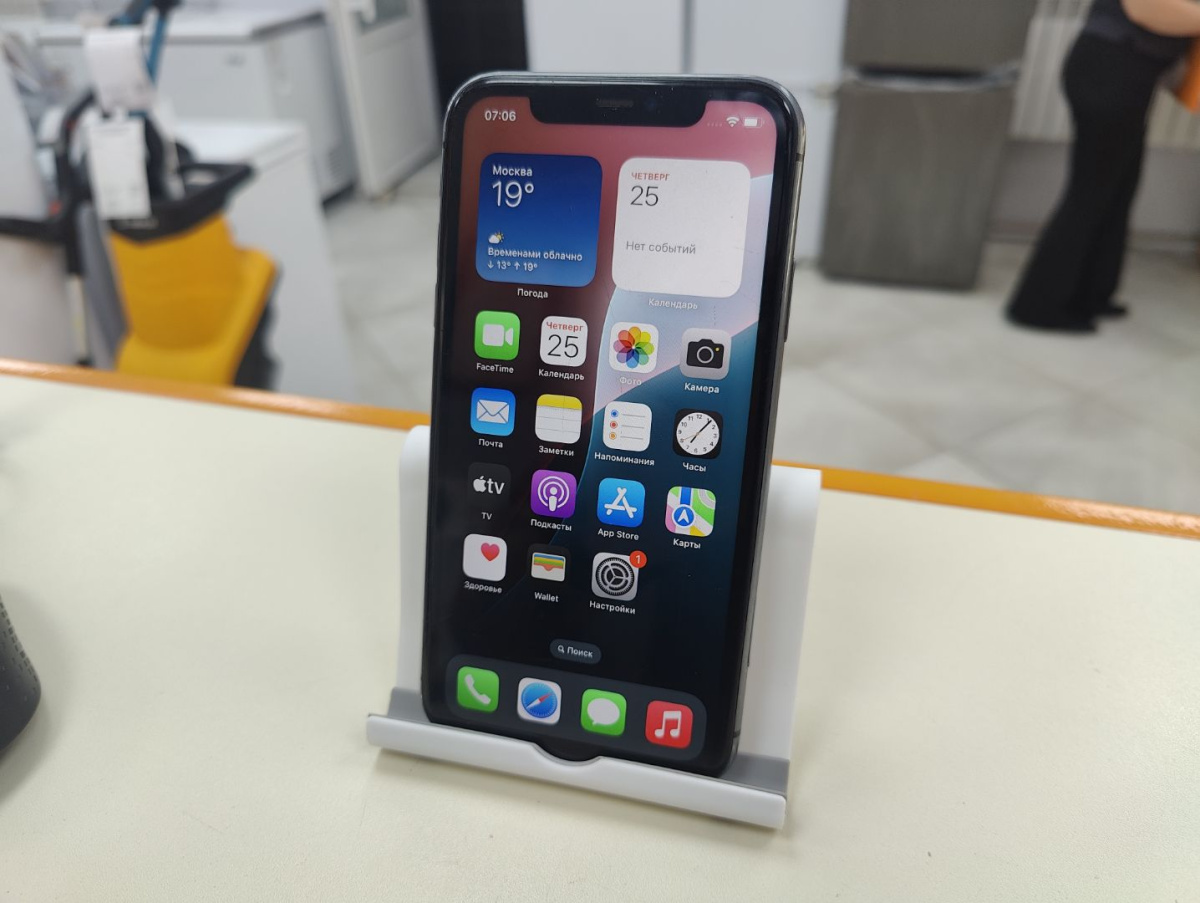 Смартфон Apple iPhone 11 128Gb
