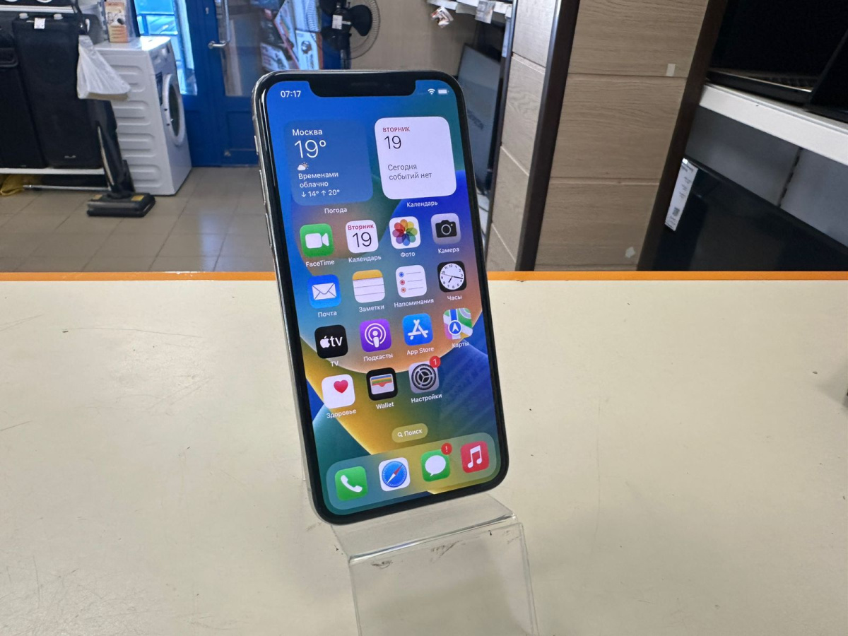 Смартфон Apple iPhone X 64Gb