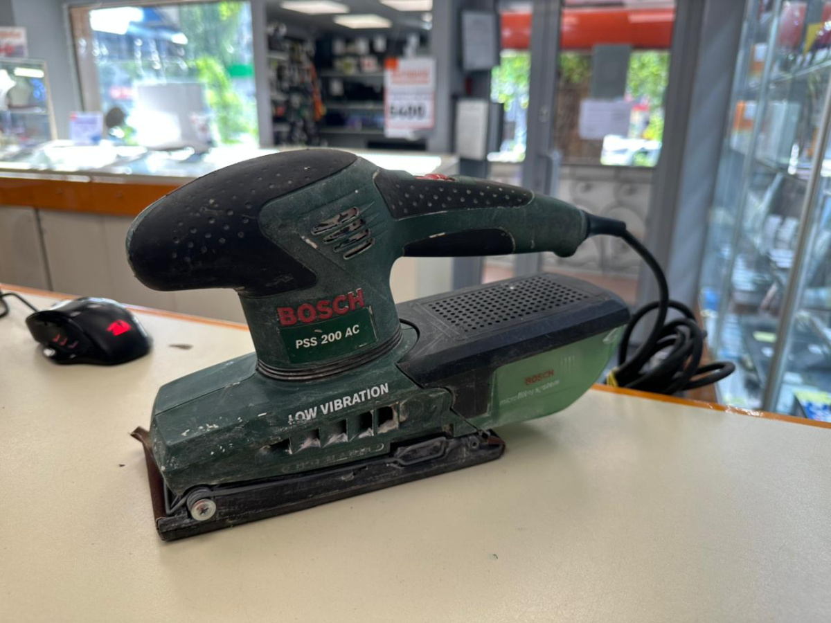 Шлифовальная машина Bosch PSS 200 AC