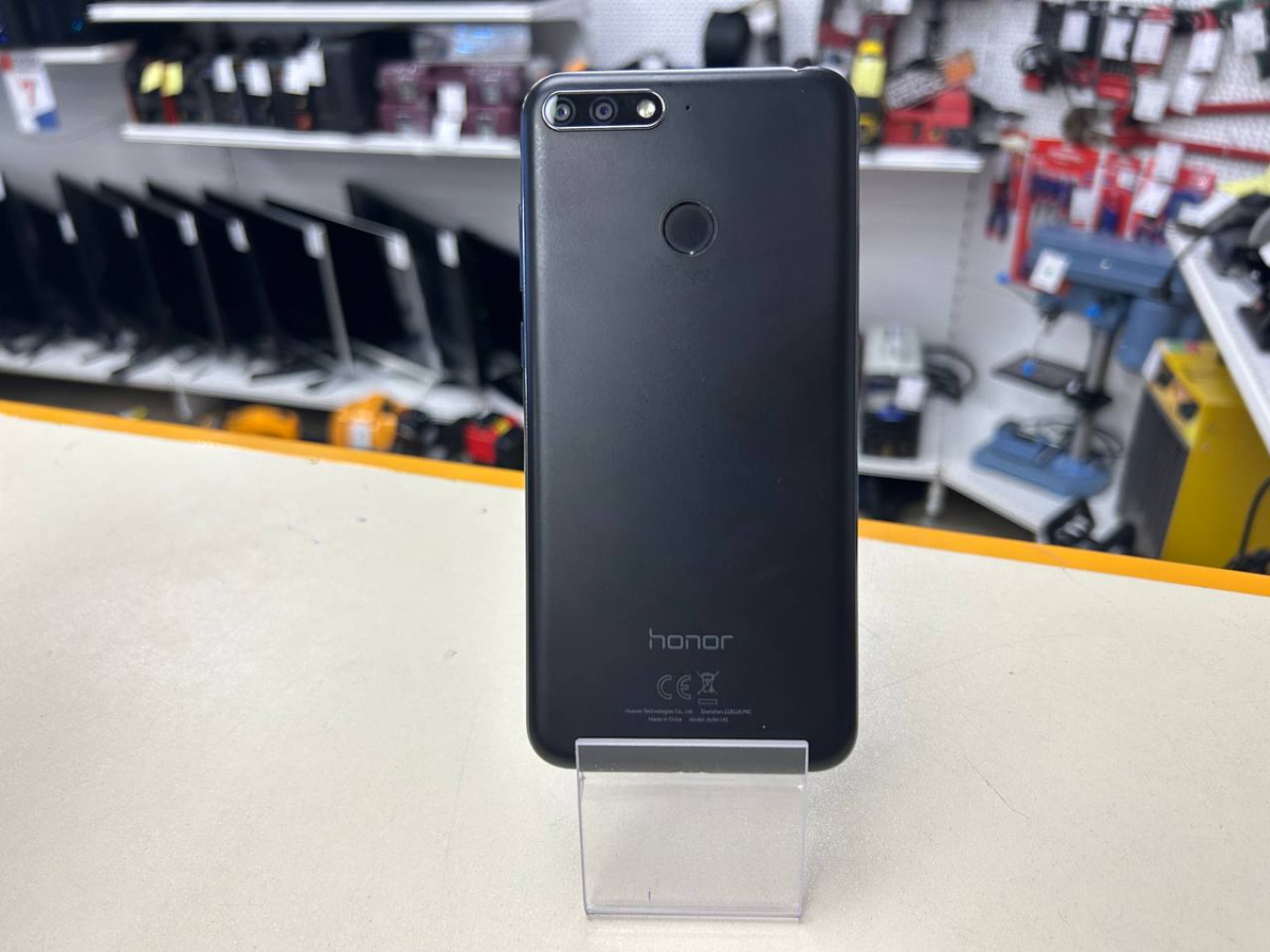 Смартфон Honor 7C 3/32