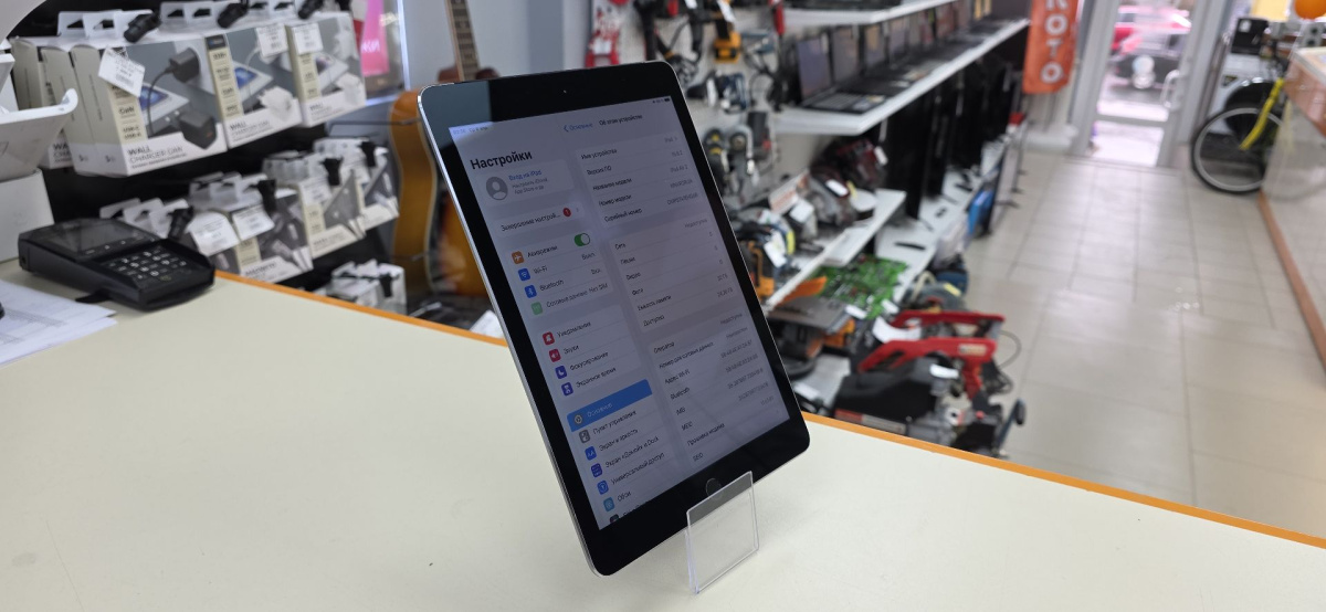 Планшет Apple iPad Air 2 32 ГБ A1567 (Wi-Fi + Cellular)