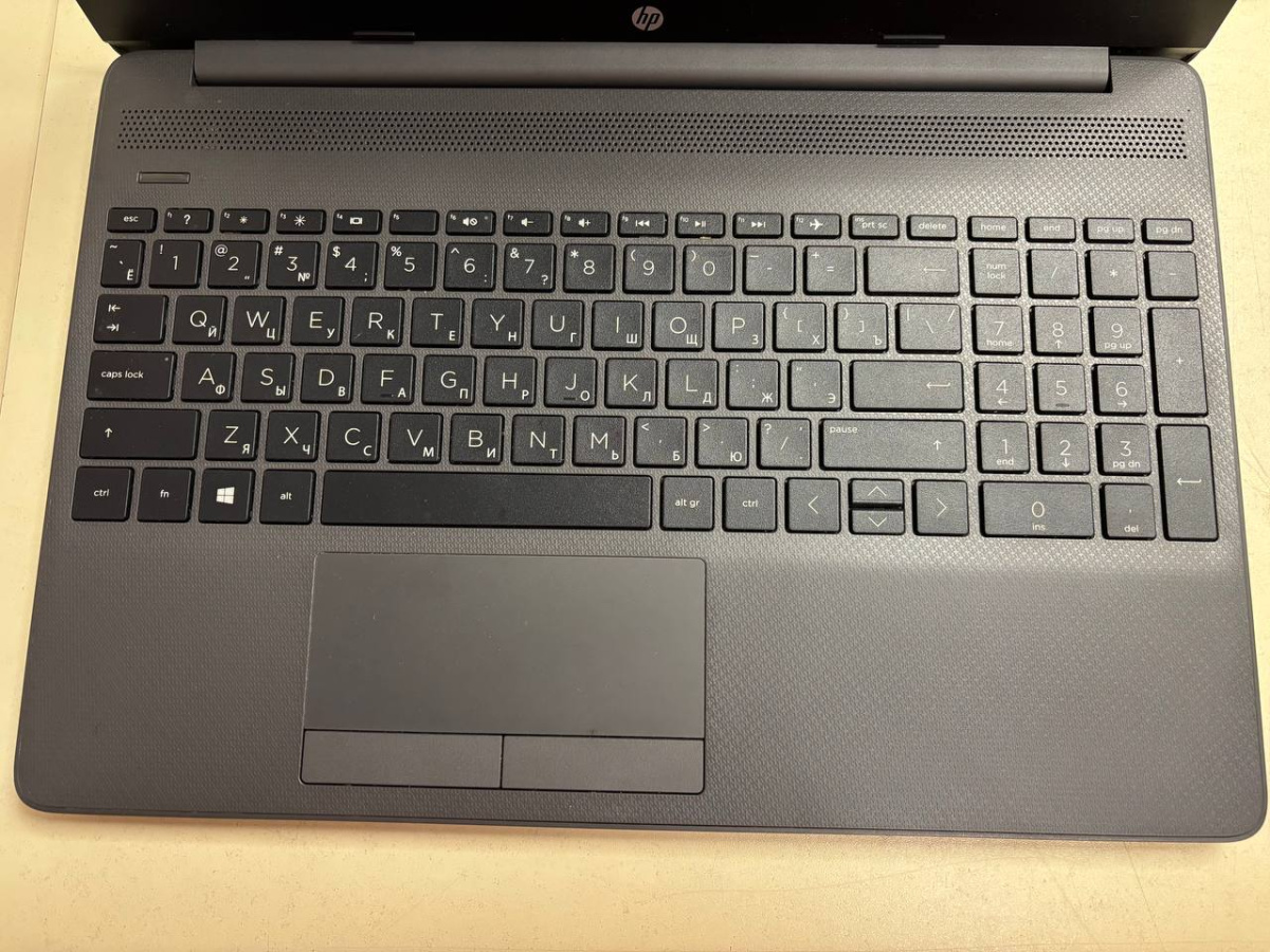Ноутбук HP /; AMD 3020e, Radeon, 4 Гб, 256 Гб, Нет