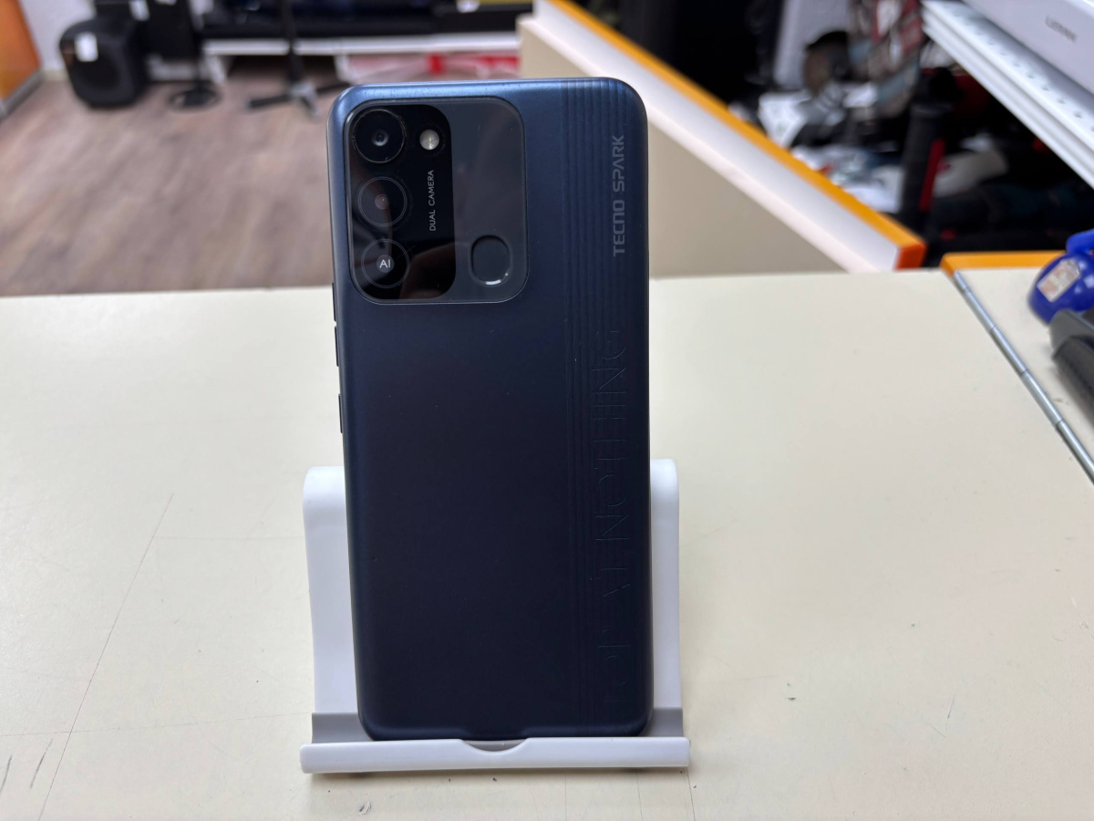 Смартфон Tecno Spark 8C 4/64