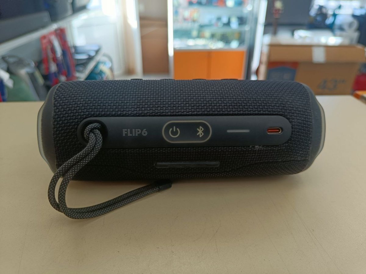 Портативная акустика JBL Flip 6;