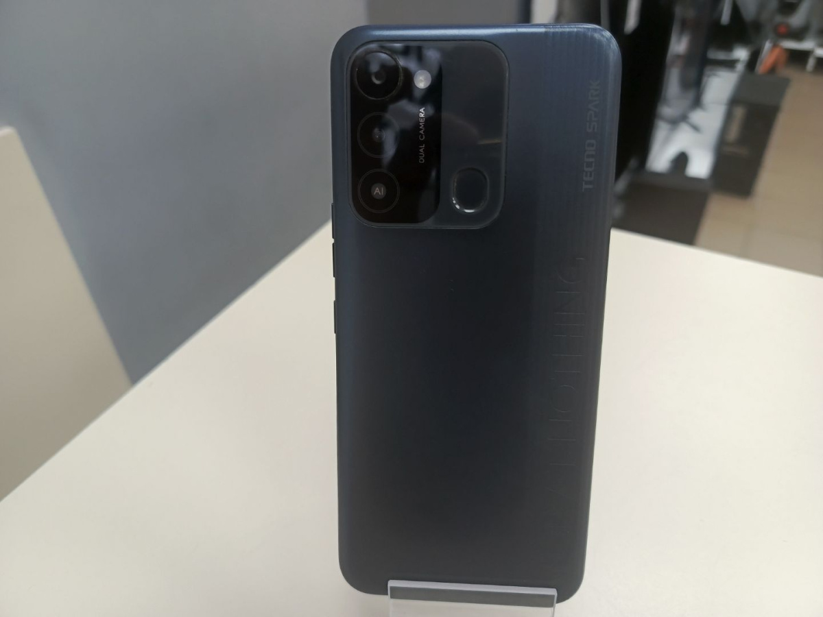 Смартфон Tecno Spark 8C 4/64