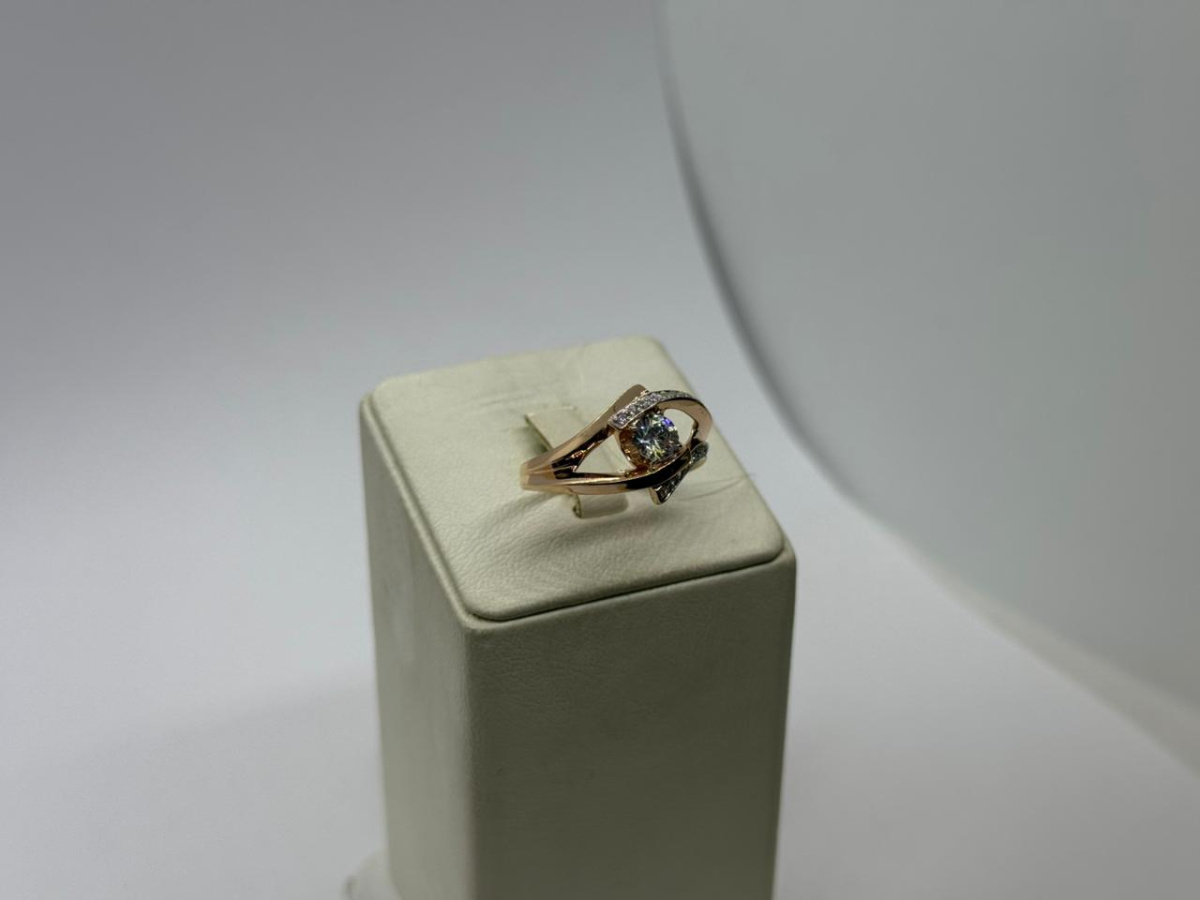 КОЛЬЦО С КАМНЯМИ (Au 585)