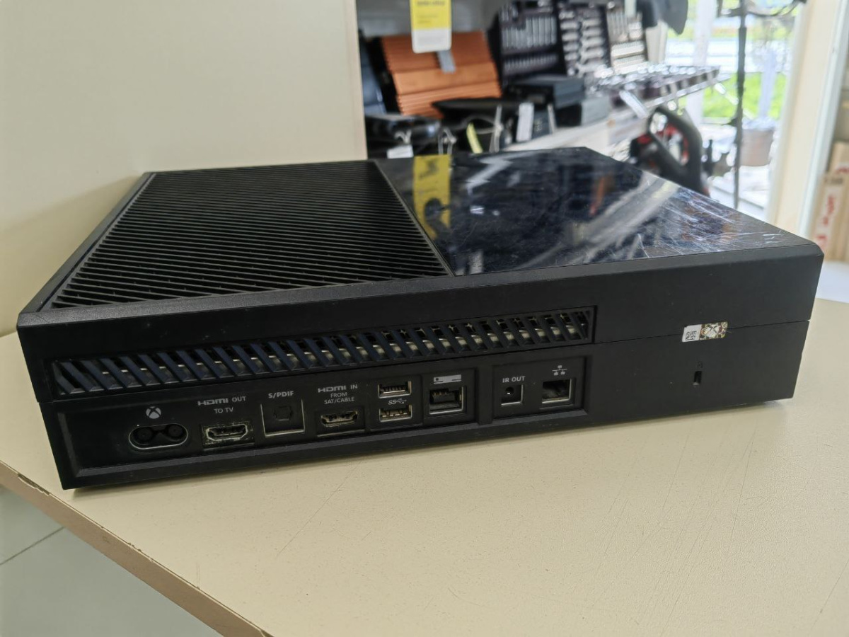 Игровая приставка Xbox One 500Gb