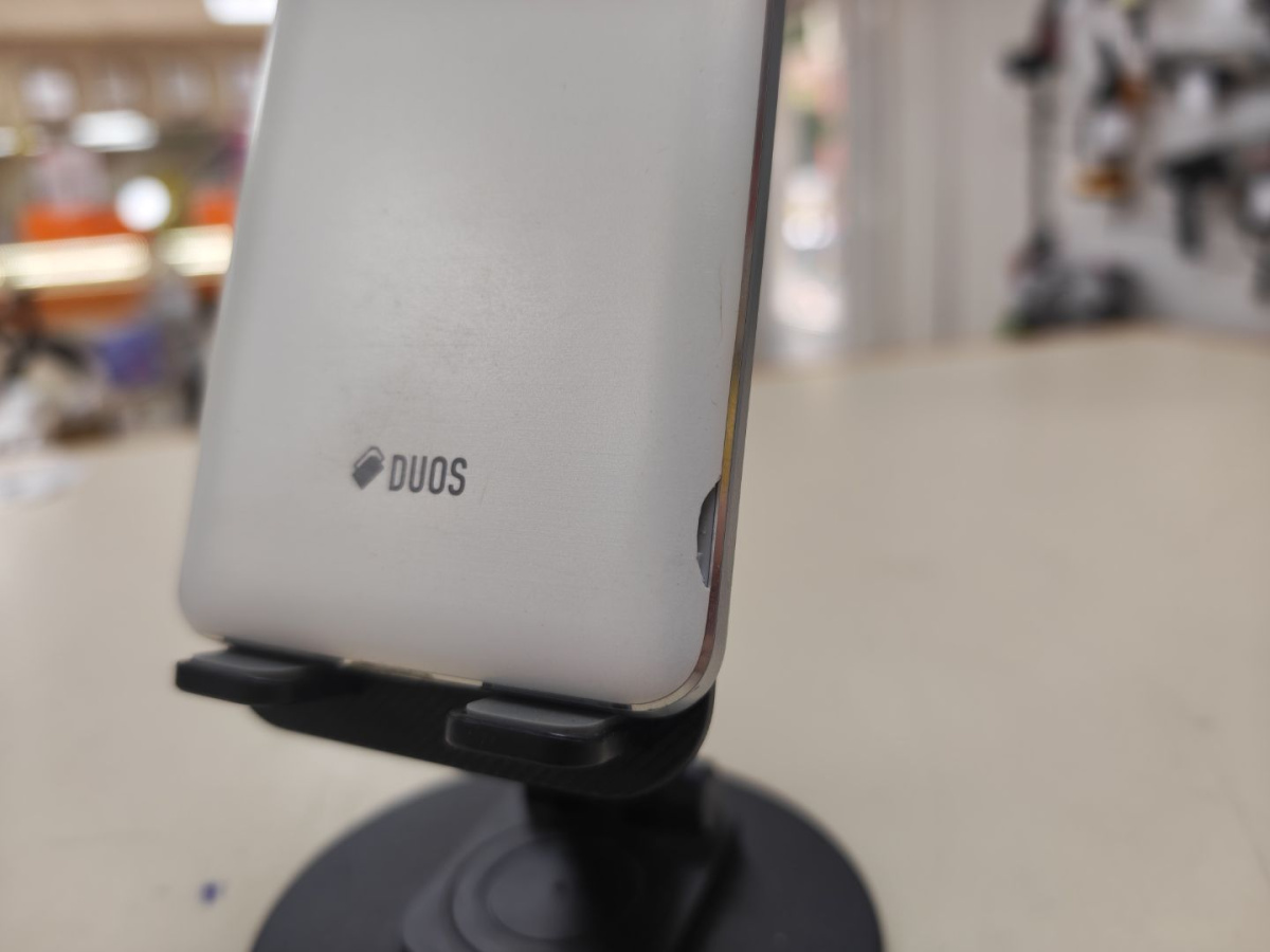 Смартфон Samsung Galaxy J5 2016 2/16