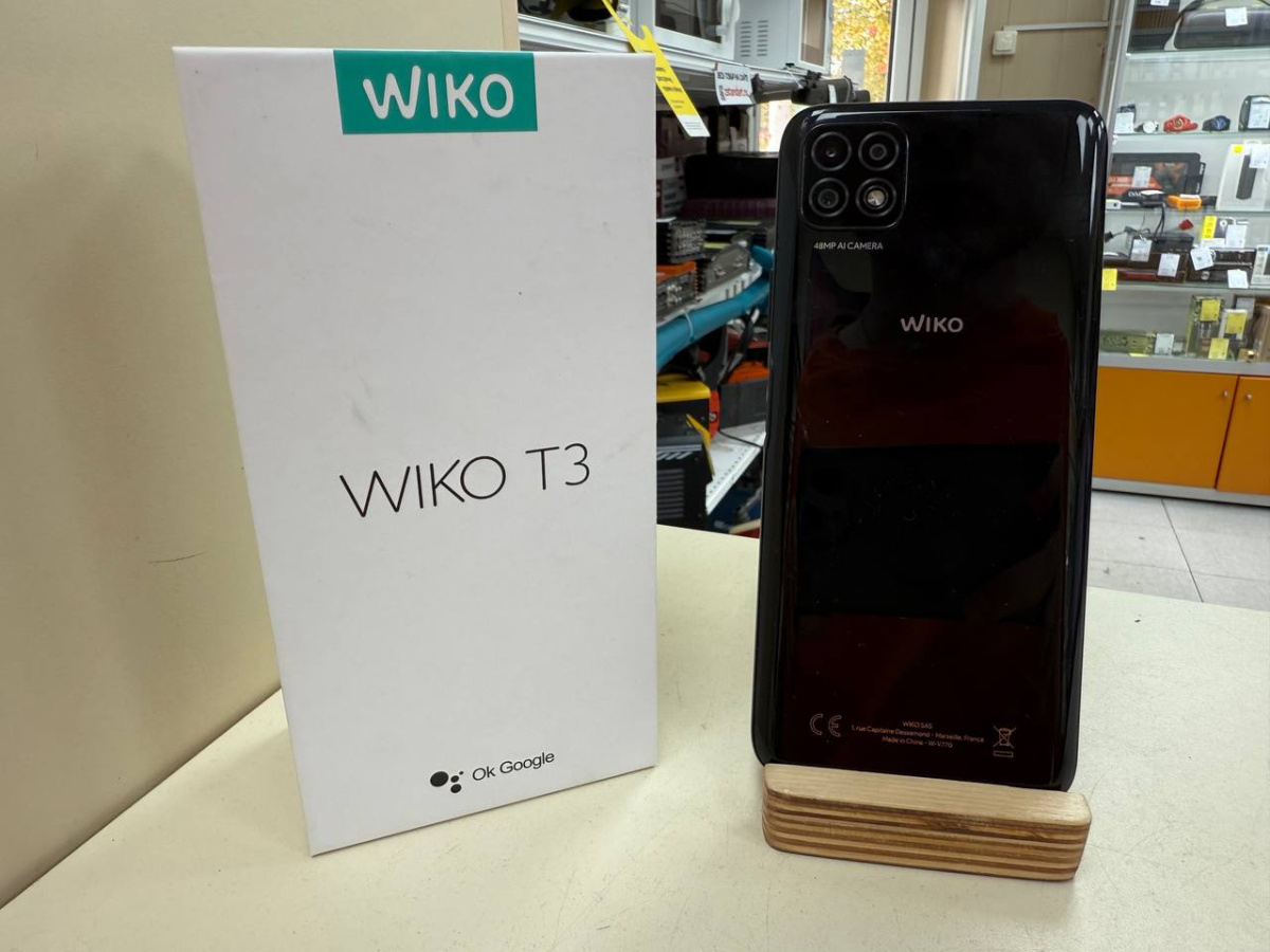 Смартфон Wiko T3