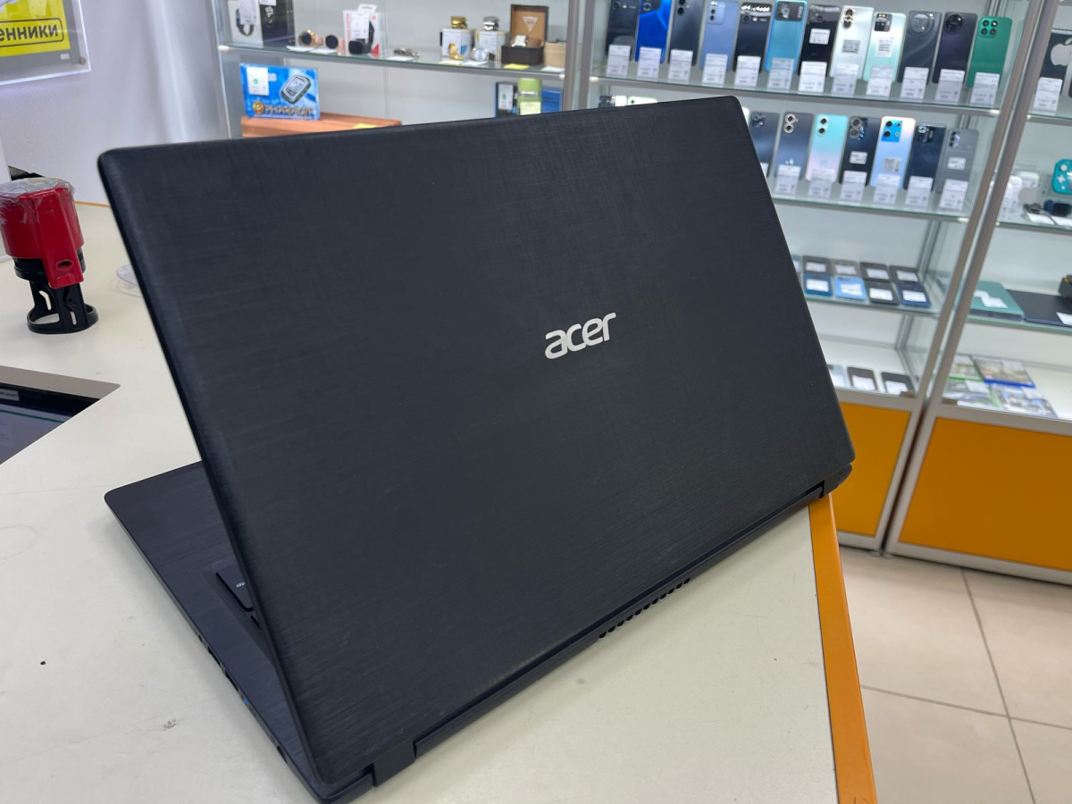 Ноутбук Acer; Core i3-7020U, Intel HD Graphics 620, 4 Гб, 120 Гб, Нет