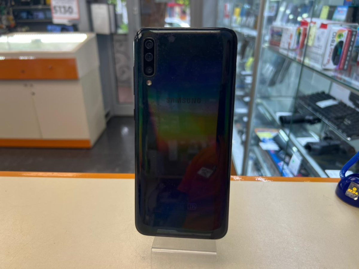 Смартфон Samsung Galaxy A70 6/128
